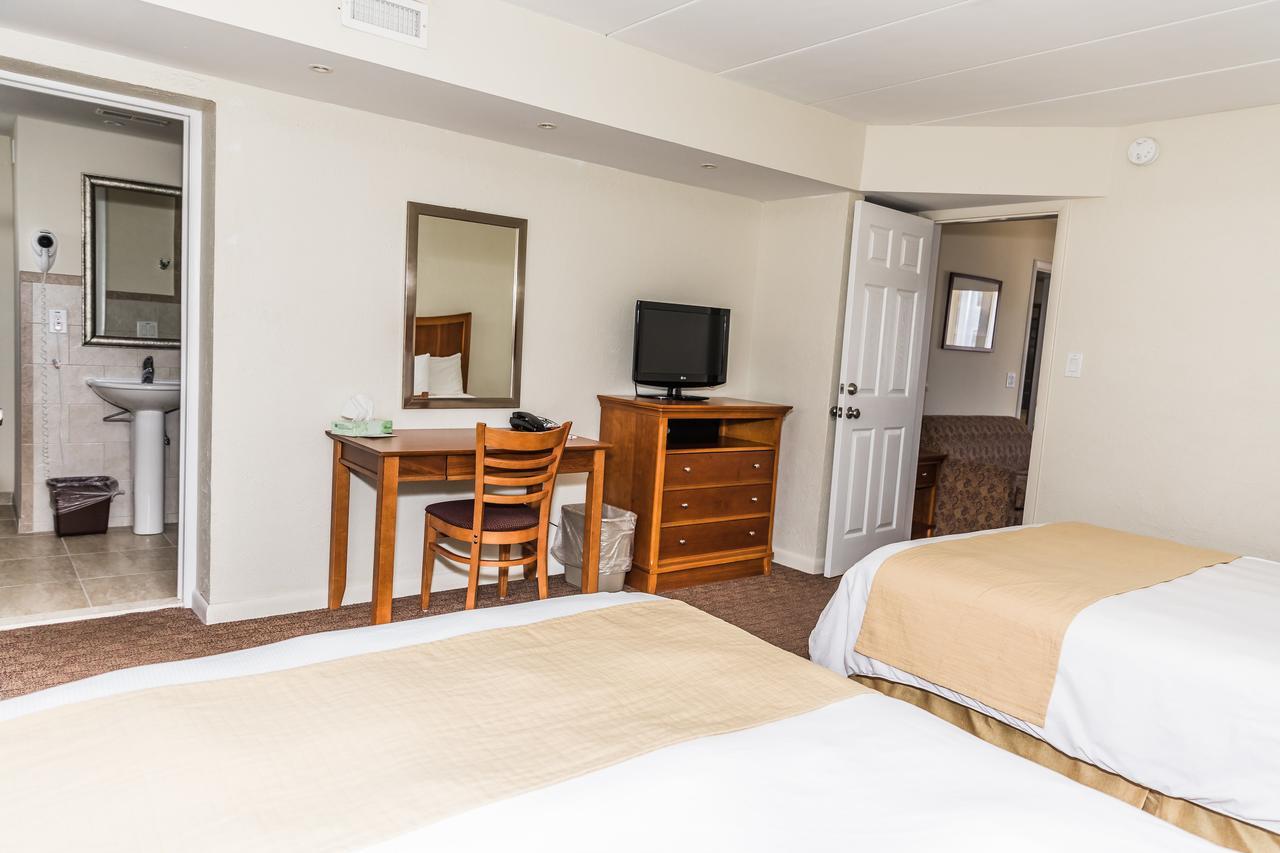 Desert Sand Resort Avalon Exterior photo